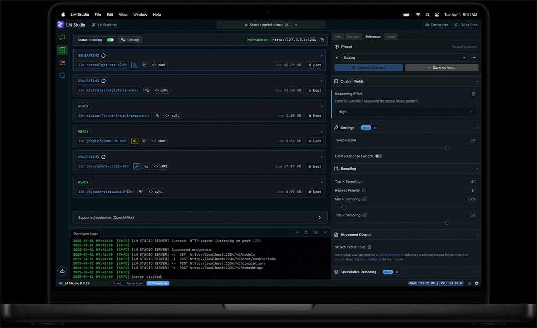 MacBook Pro ekraan, millel on kujutatud LM Studio