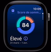 Apple Watch Series 12, boîtier en aluminium, gris sidéral, graphique circulaire du score de sommeil, côté droit, Digital Crown