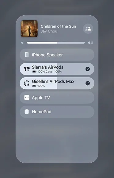 影像展示兩對不同的 AirPods 播放 Apple Music 上同一首歌。