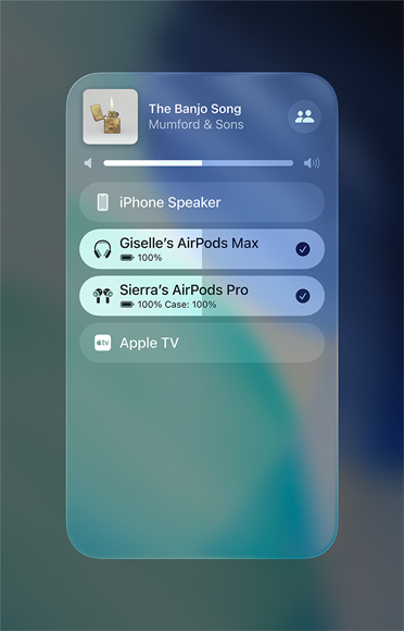 AirPlay-képernyő iPhone-on, amely azt mutatja be, hogy lehet könnyedén megosztani audiostreamet két AirPods között