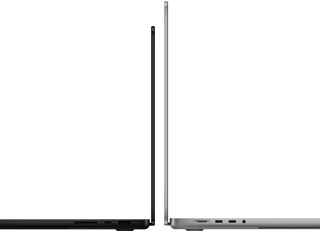  Vienas šalia kito pateikti 14 ir 16 colių „MacBook Pro“, parodantys dydžio skirtumą ir pabrėžiantys siaurą profilį