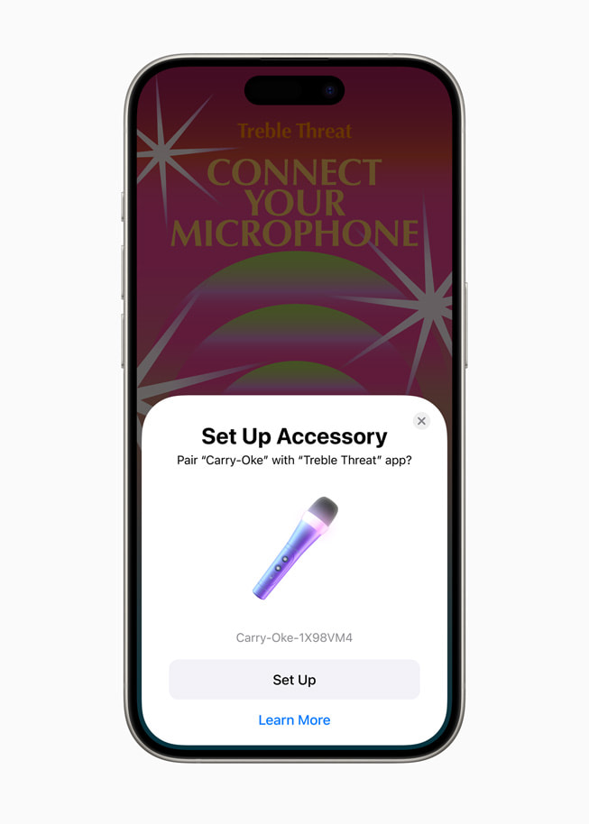 マイクとTreble ThreatというアプリをペアリングするためのAccessory Setup Kitの画面が表示されているiPhone 15 Pro。