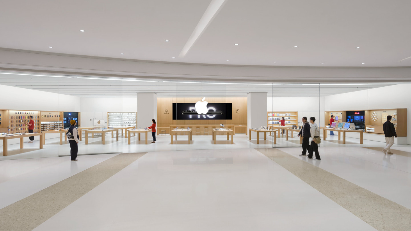 A wide shot of the interior of Apple MixC Hefei.
