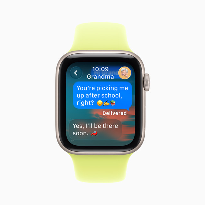 An image of an Apple Watch SE 3 displaying an Apple Watch For Your Kids Messages conversation with a family member.