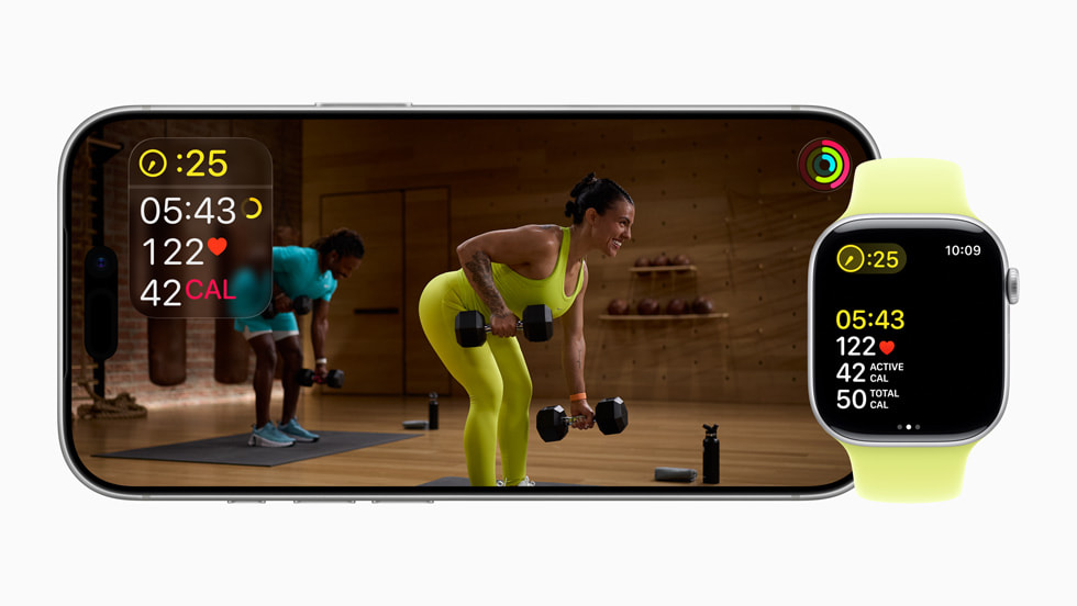 A Strength workout in Fitness+ displayed on iPhone and Apple Watch.