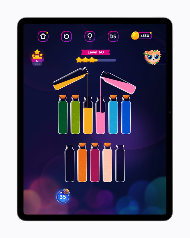 Des flacons de liquide coloré dans Water Sort Puzzle: Get Color+ sont affichés sur un iPad Air 13 pouces.