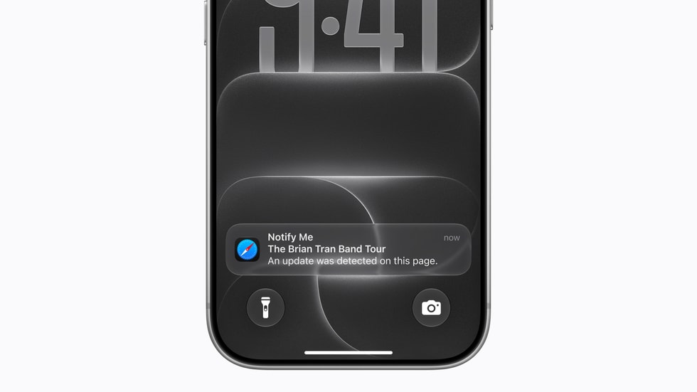 On a user’s iPhone 18 Pro, the Notify Me feature surfaces a website change on the Lock Screen.