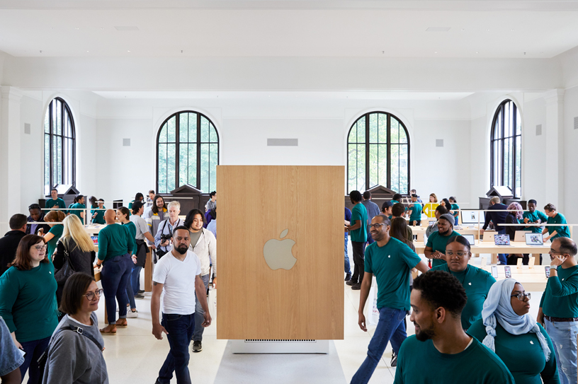 Apple Carnegie Library interior.