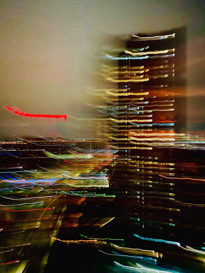 An evening photo of the city skyline shot on iPhone 11 Pro Max by Axel Morin in New York City, USA.