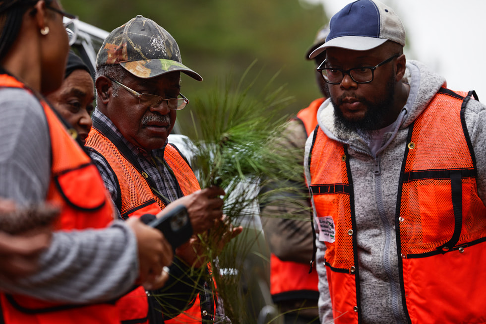 A group gathers at a McIntosh S.E.E.D. workshop.