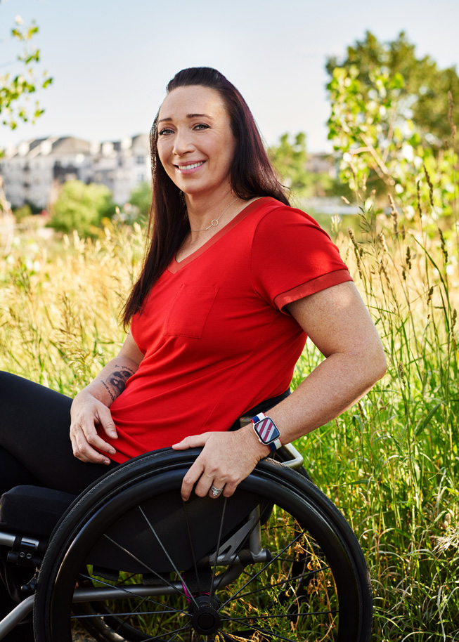 Amy Van Dyken posing with Apple Watch Series 6.