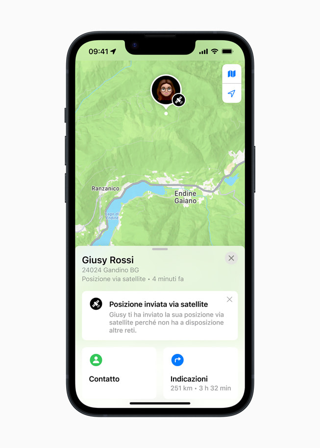 SOS emergenze via satellite mentre invia la posizione sull'app Dov'è su iPhone 14 Plus.