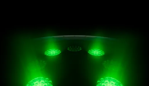 健康感測系統，展示多個圓形感測器發出綠色 LED 燈光