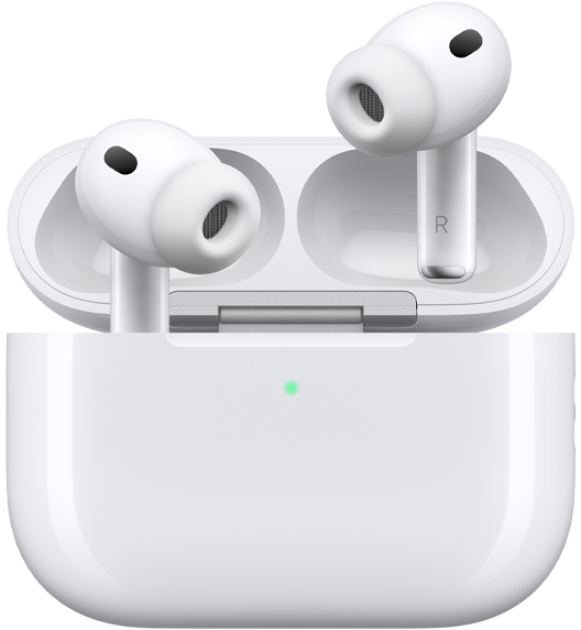 AirPods Pro 3 ve MagSafe Şarj Kutusu (USB‑C), köşeleri yuvarlatılmış şarj kutusunun dış görünümü, LED pil gücü göstergesi, şarj kutusunun kapağı açık, beyaz renk, silikon kulaklık uçlarına sahip kablosuz kulaklık, alt uçların iç kısmında L ve R harfleri bulunuyor