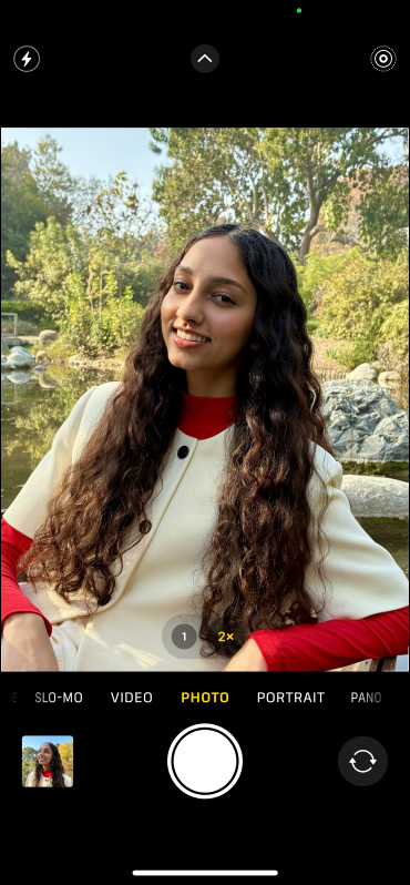 Ein Foto, das durch Einzoomen mit den Fusion Kamera Modi «1x» und «2x» auf dem iPhone 16e aufgenommen wurde.